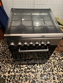 Cucina gas inox con 4 fuochi e forno
