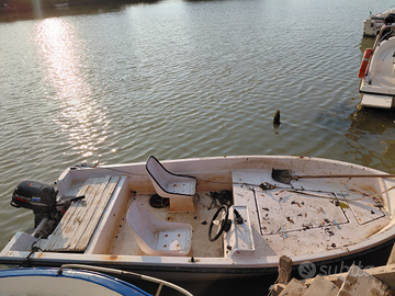Barca con motore suzuki 6 cv