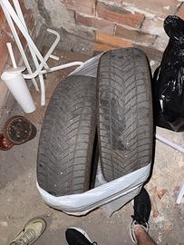 2 gomme usate (prezzo trattabile)