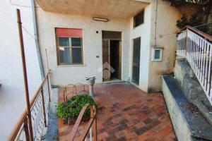 3 LOCALI A MONTE SAN BIAGIO