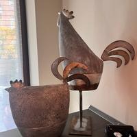 Gallo e gallina sculture in metallo e gesso