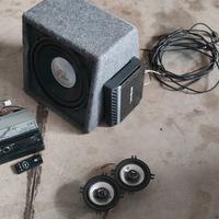 Impianto subwoofer JBL con autoradio Sony e casse