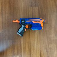 Pistola Nerf con laser