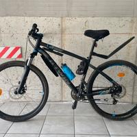 Mountain Bike Rockrider Btwin raggio 27,5