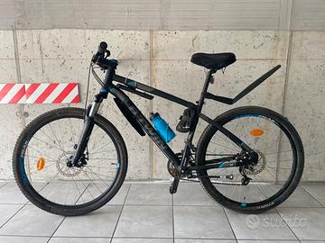 Mountain Bike Rockrider Btwin raggio 27,5