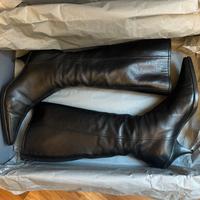 Stivali in pelle di bufalo nera Miu Miu Prada