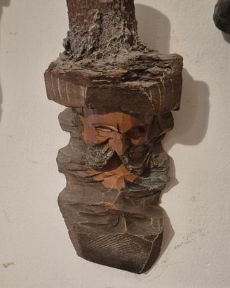 Maschera in legno