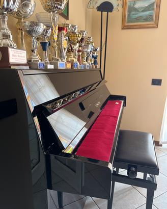 Pianoforte yamaha verticale