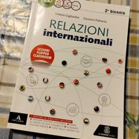 Libro "Relazioni internazionali" Mondadori - nuovo