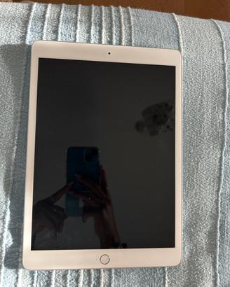 Ipad ottava generazione (2020) + smart keyboard 1