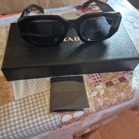occhiali da sole Prada 