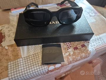 occhiali da sole Prada 