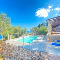 Villa frontemare con piscina privata 8 posti