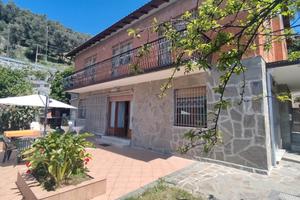 Villa in collina vista mare