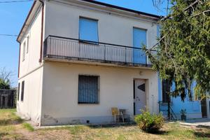 Casa ad angolo cielo-terra a due passi dal centro