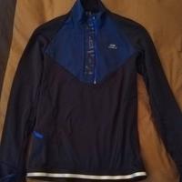 Maglia tecnica, elasticizzata per sport.