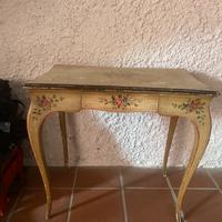 Consolle shabby chic dipinta a mano con cassetto