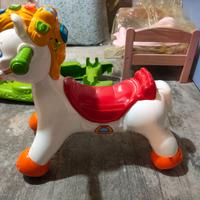 Cavallino dondolo e rotelle