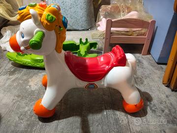 Cavallino dondolo e rotelle