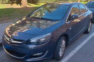 Opel Astra IV serie Sedan 05/2013 1.7. cdti Cosmo