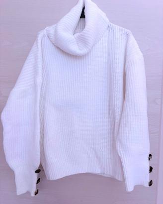 Maglione bianco collo alto con bottoni manica L