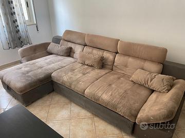 Divano scamosciato con chaise longue