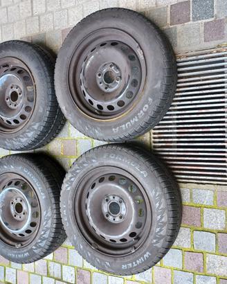 Cerchi in ferro originali FIAT con gomme invernali