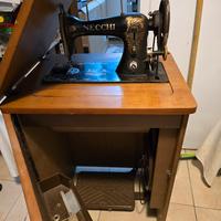 Macchina da cucire Necchi