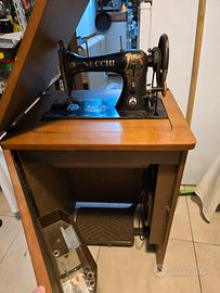 Macchina da cucire Necchi
