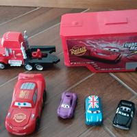 Camion Saetta McQuenn apribile con cinque macchine