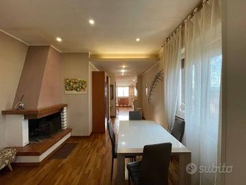 Attico / Mansarda di 95 m² con 3 locali a Roma