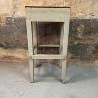 Sgabello in legno vintage