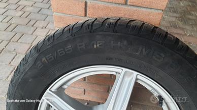 Gomme invernali 215/65/16 con cerchi in lega