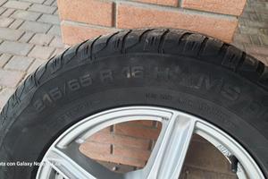 Gomme invernali 215/65/16 con cerchi in lega