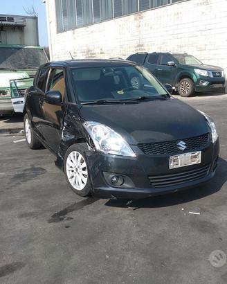 Suzuki swift 2012 k12d demolito per ricambi