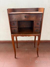 Mobiletto in legno