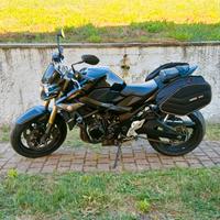 Suzuki GSR 750