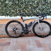 Giant Defy cambio elettronico
