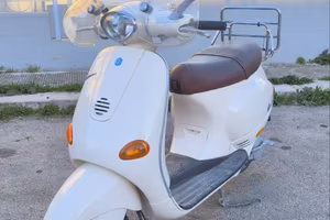 Vespa 125 Et4 ASI + CRS restaurata