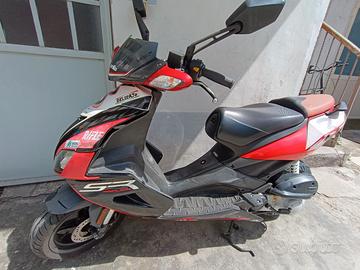 Aprilia SR 2009 max biaggi 2T