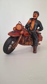 Scultura Motociclista Moto Rossa Resina Metallo
