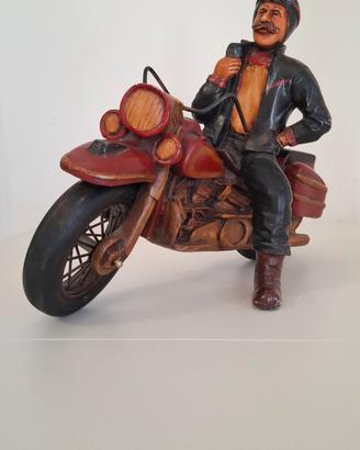 Scultura Motociclista Moto Rossa Resina Metallo
