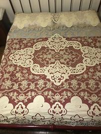Copriletto lino ricamato antico