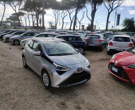 TOYOTA Aygo 1.0 VVT-i x-play TELECAMERA,CARPLAY,