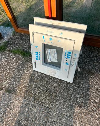 Finestra tipo oblò