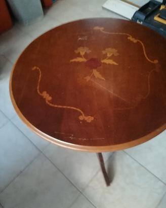 tavolino di legno ingresso 