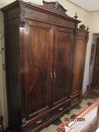 Camera matrimoniale fine 800 in noce nazionale