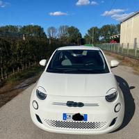 La Nuova 500E serie1