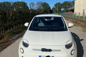 La Nuova 500E serie1