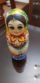 Matrioska ucraina in legno dipinto. 